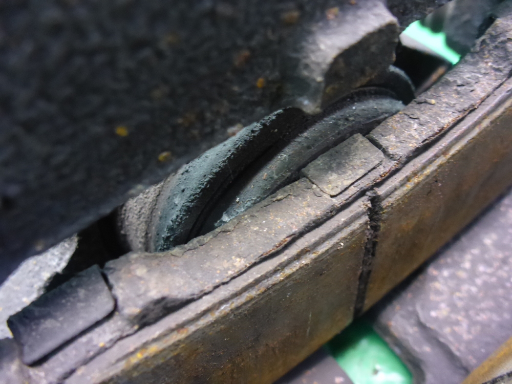 Суппорт передний правый