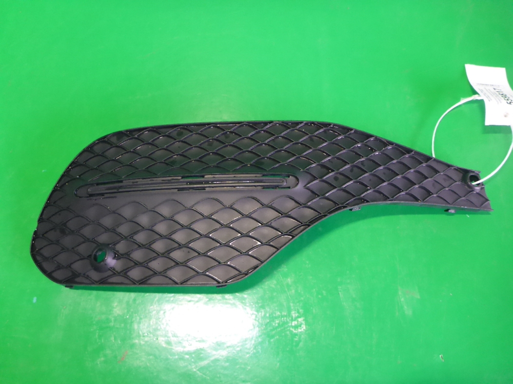 Решетка в бампер правая