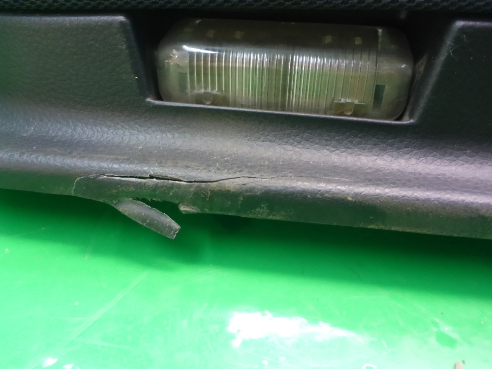 Обшивка двери задней правой