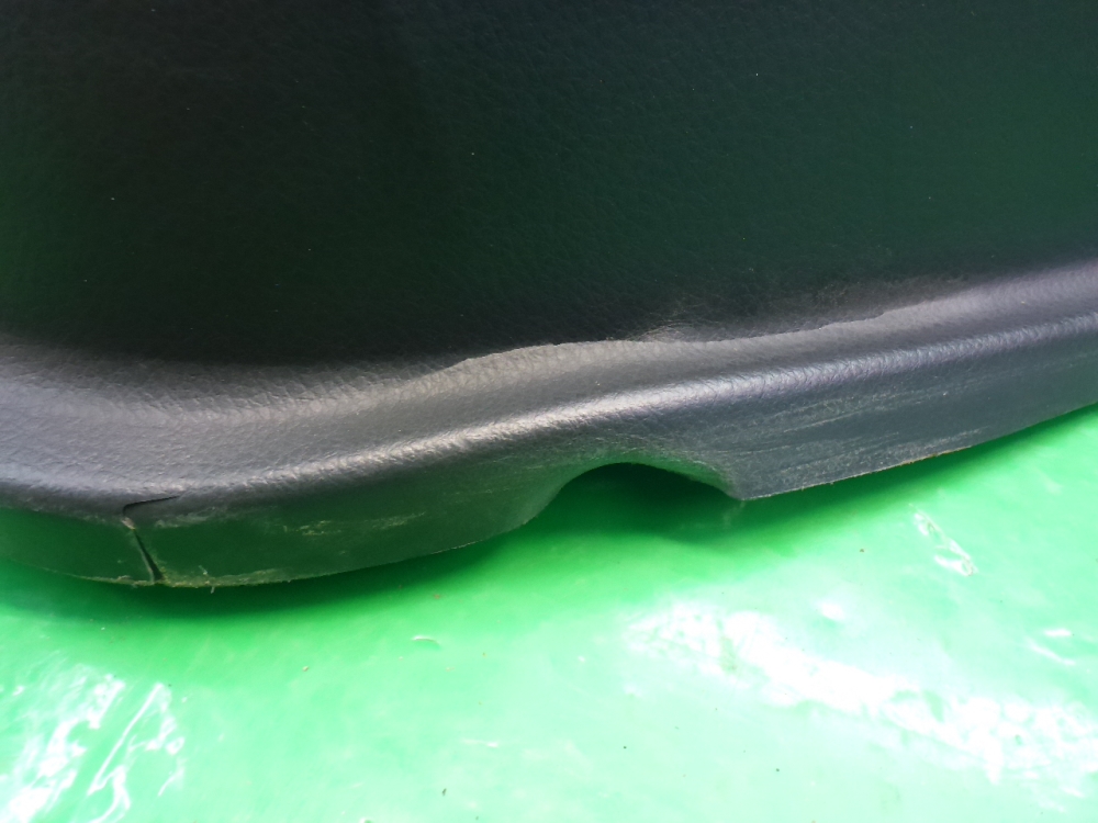 Обшивка двери задней правой