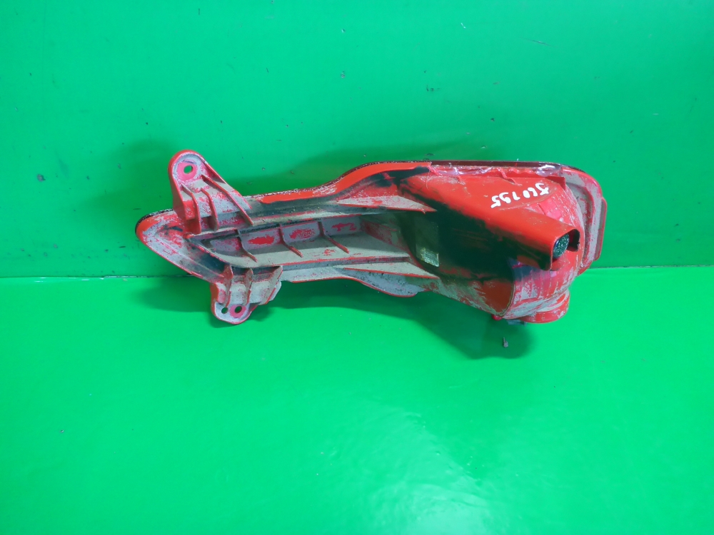 Фонарь задний в бампер левый