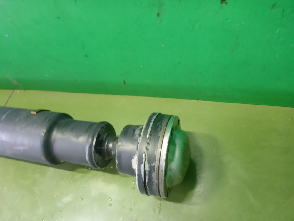 Вал карданный задний