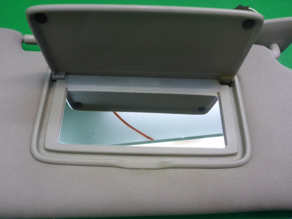 Козырек солнцезащитный