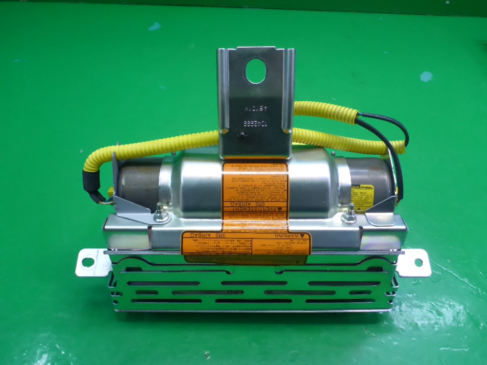 Подушка безопасности пассажирская (в торпедо)