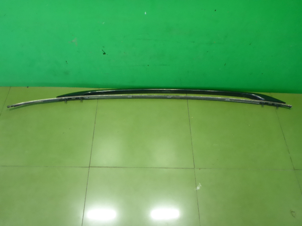 Рейлинг (релинг) левый (планка на крышу)