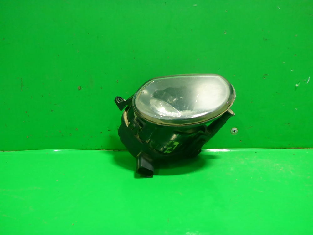 Фара противотуманная правая