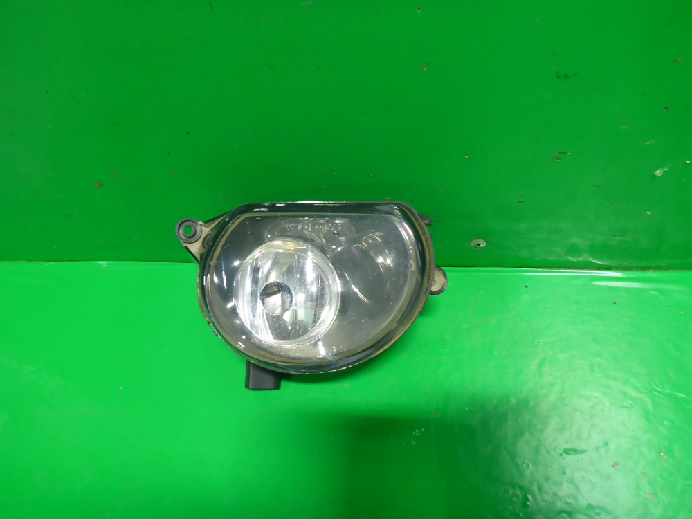 Фара противотуманная правая