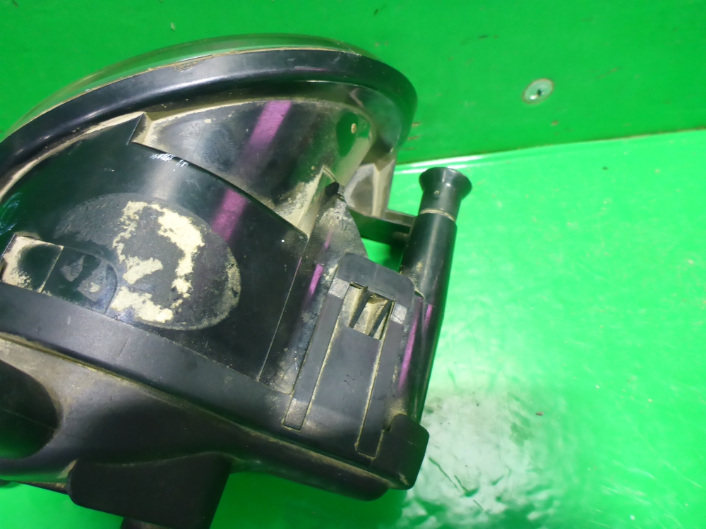 Фара противотуманная правая