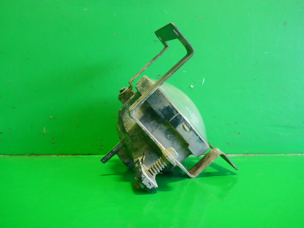 Фара противотуманная левая