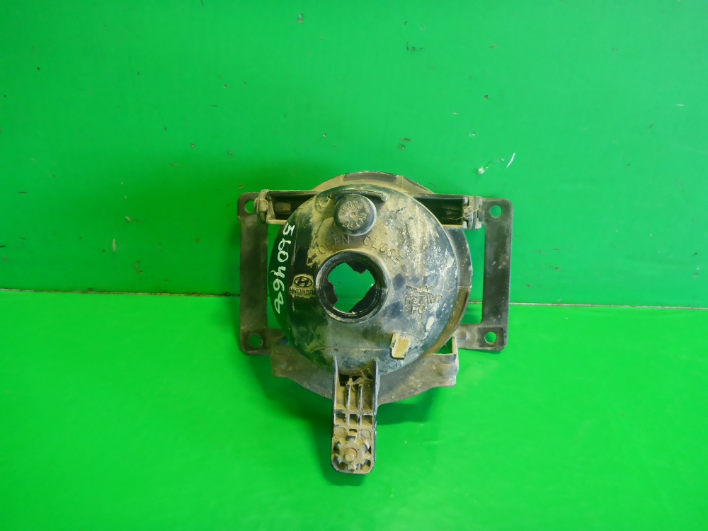 Фара противотуманная левая