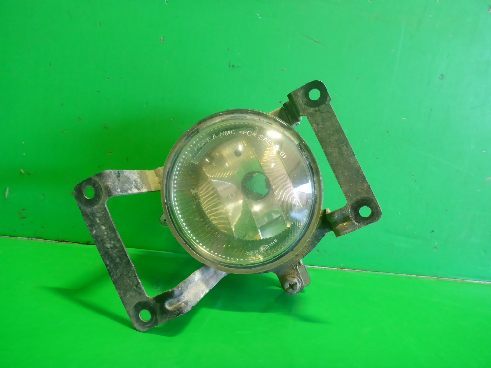 Фара противотуманная левая