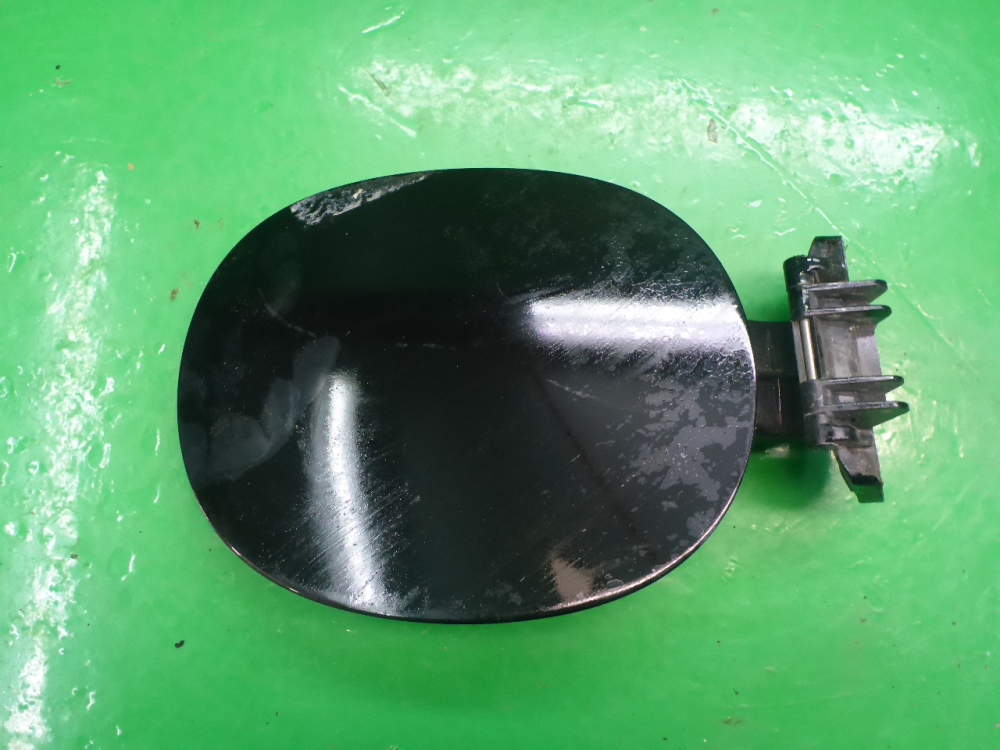 Лючок бензобака