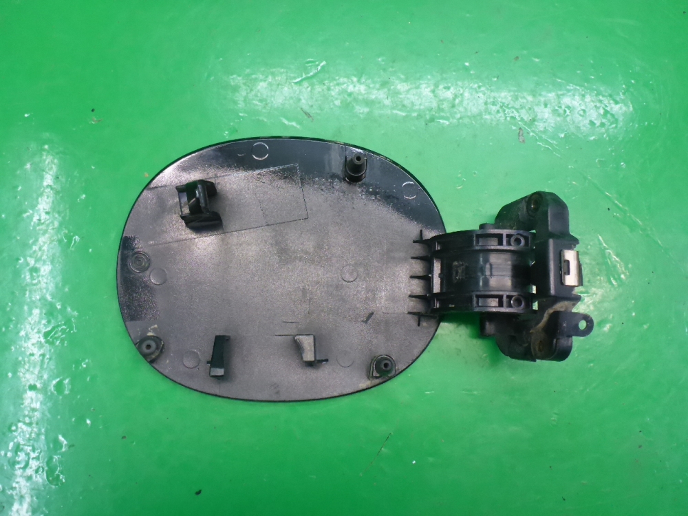 Лючок бензобака