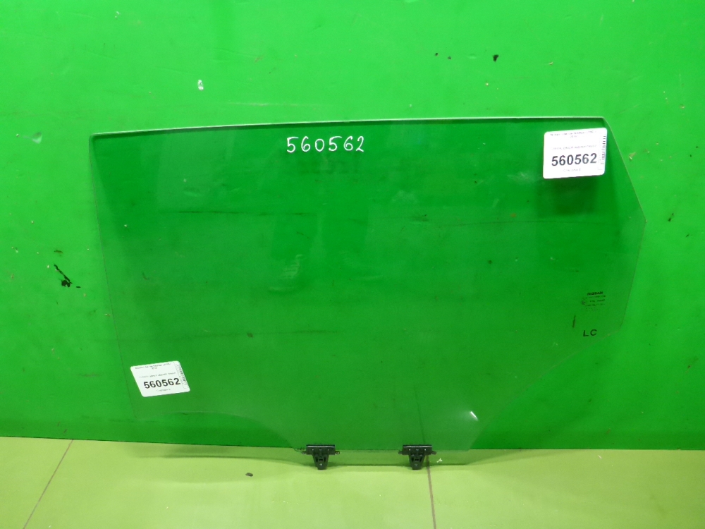 Стекло двери задней левой