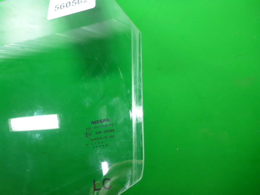 Стекло двери задней левой