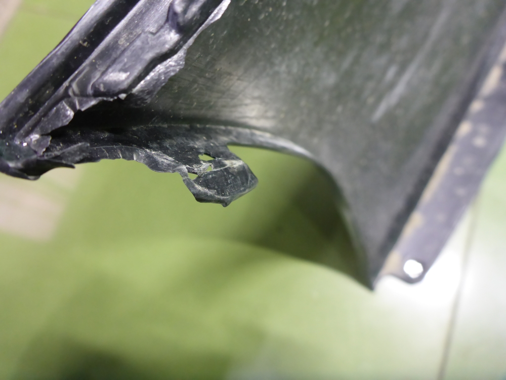 Бампер задний