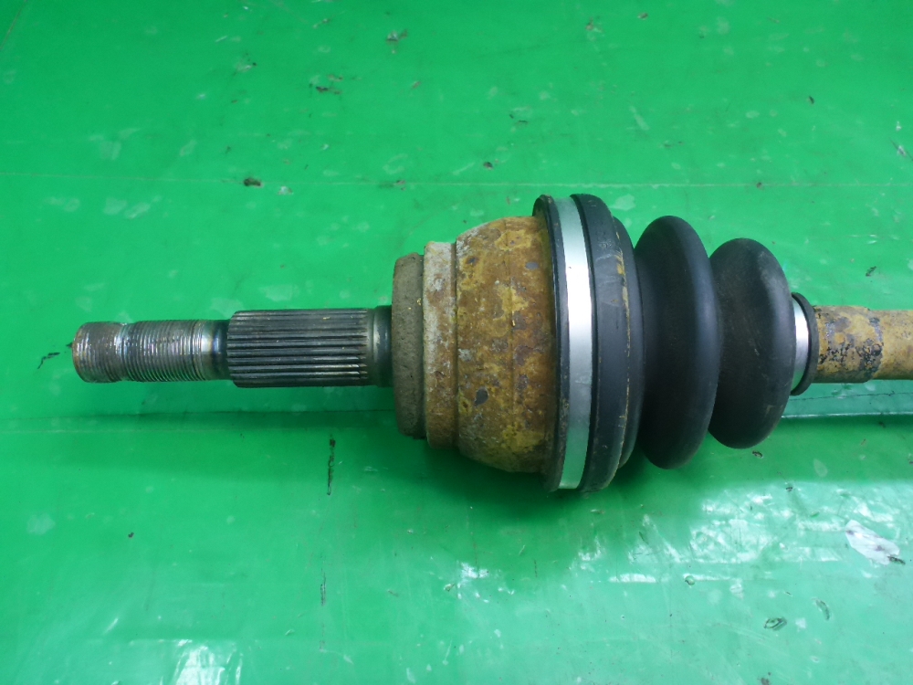Полуось задняя левая