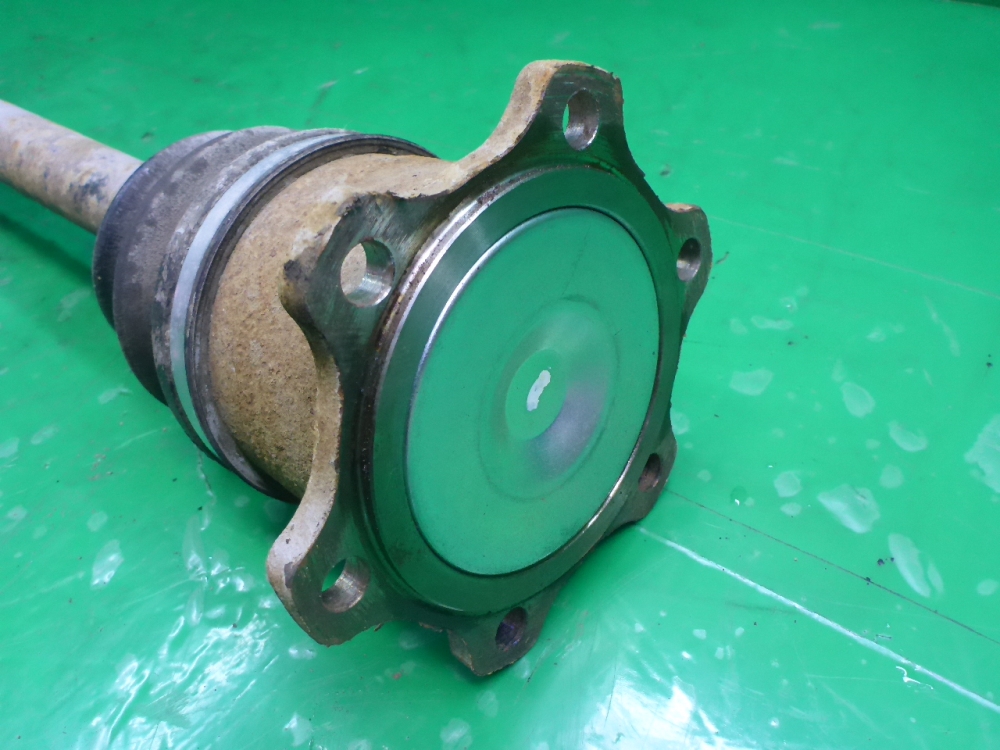 Полуось задняя левая