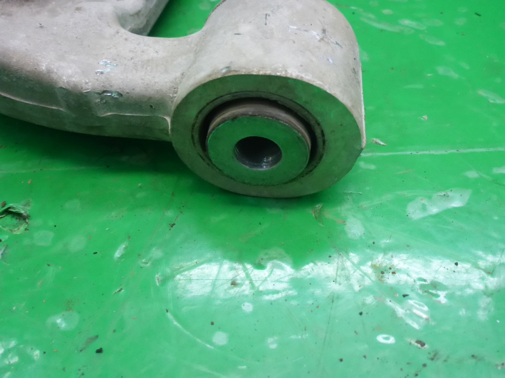 Рычаг задний верхний