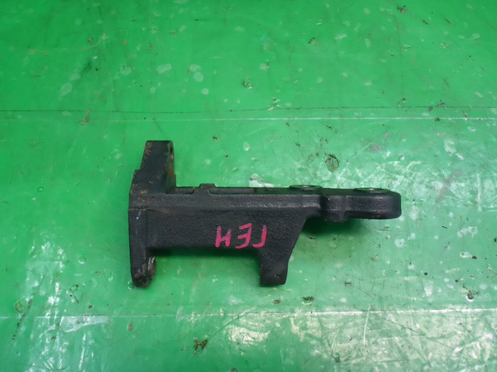 Кронштейн генератора