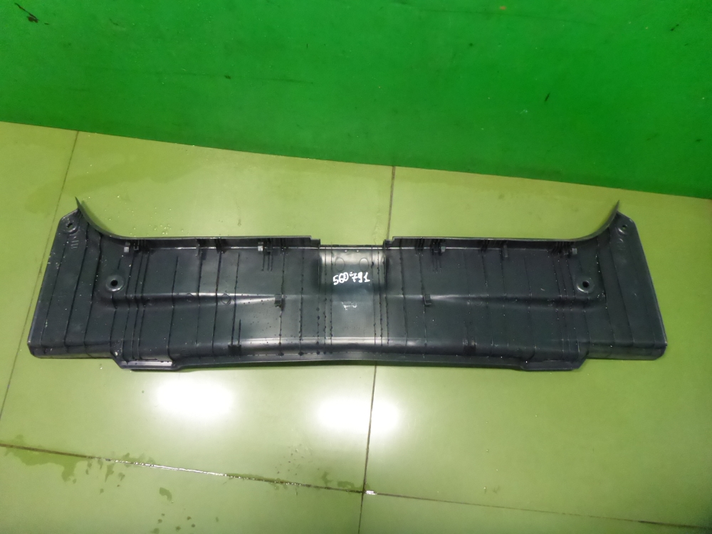 Обшивка багажника