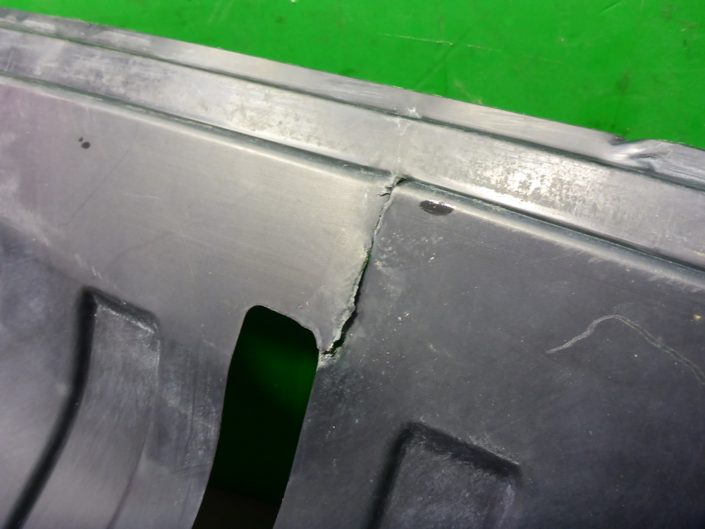 Защита антигравийная правая