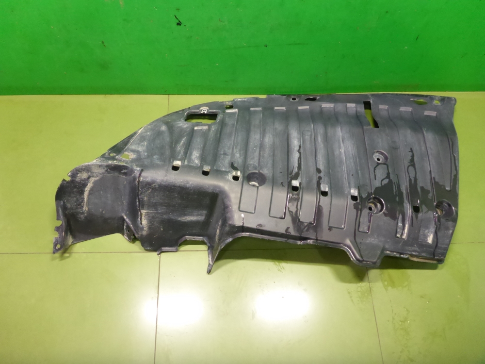 Защита антигравийная правая