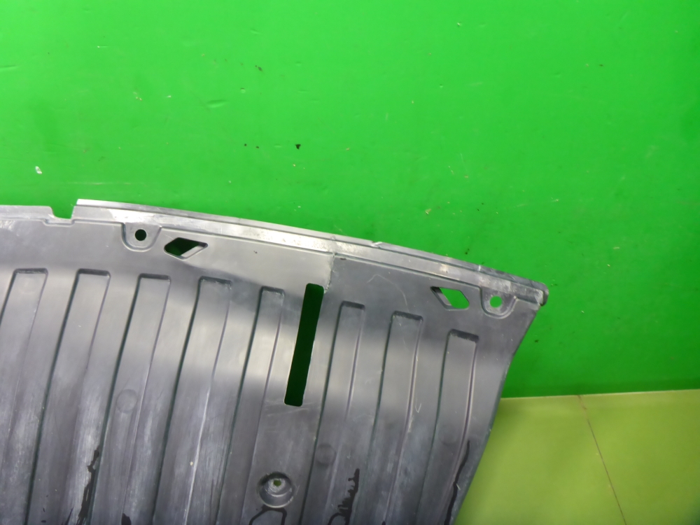 Защита антигравийная правая