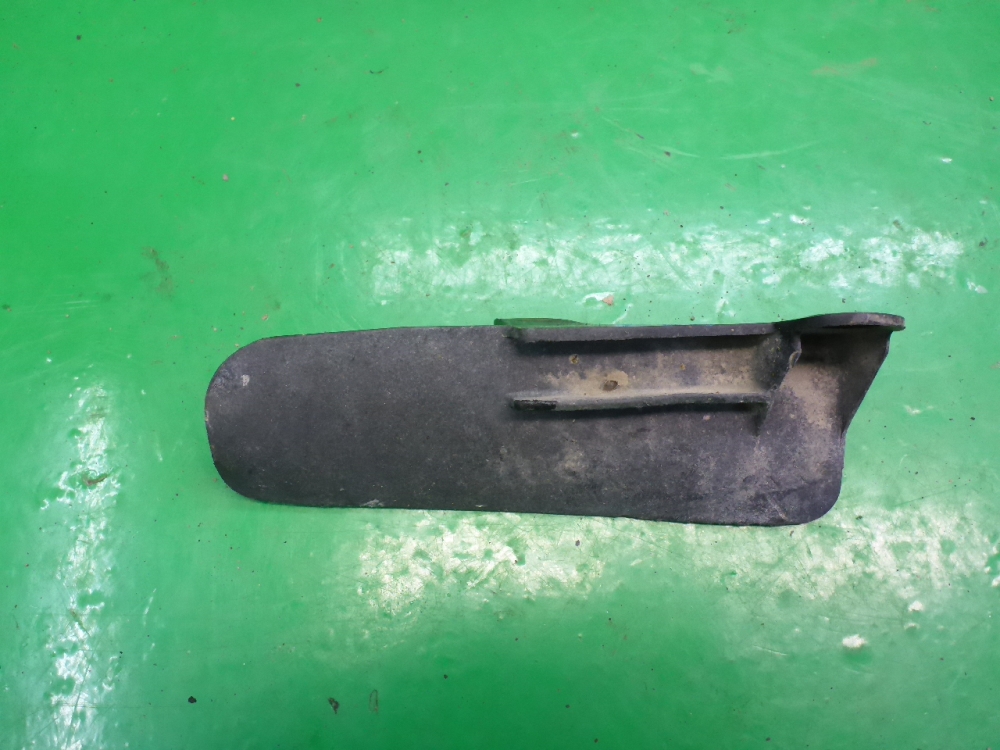 Брызговик задний правый