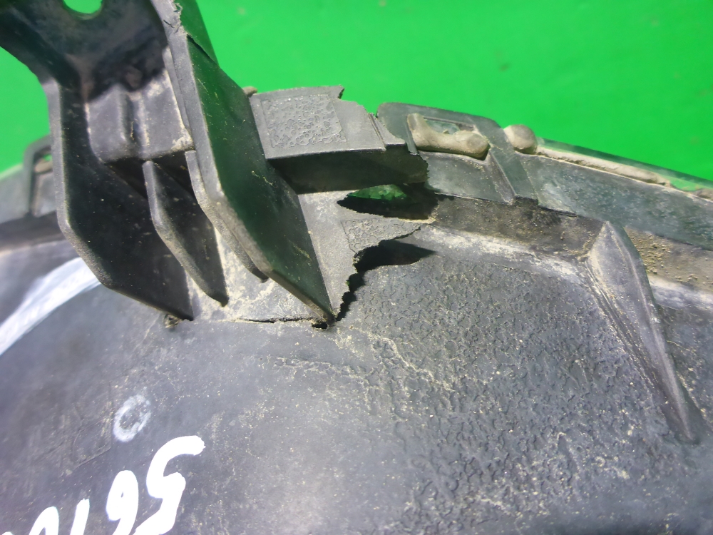 Фара противотуманная правая