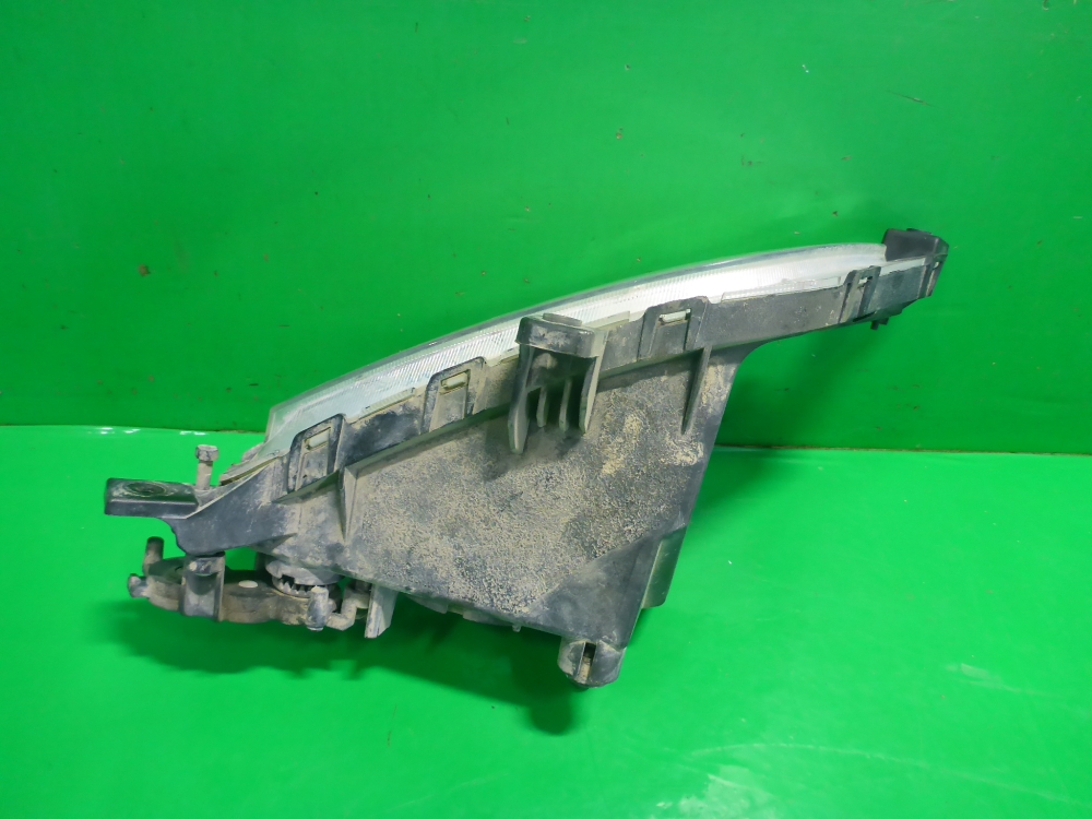 Фара противотуманная правая