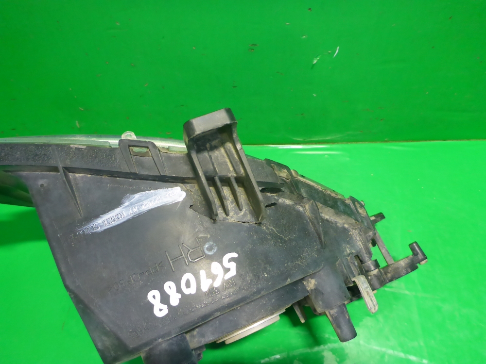 Фара противотуманная правая