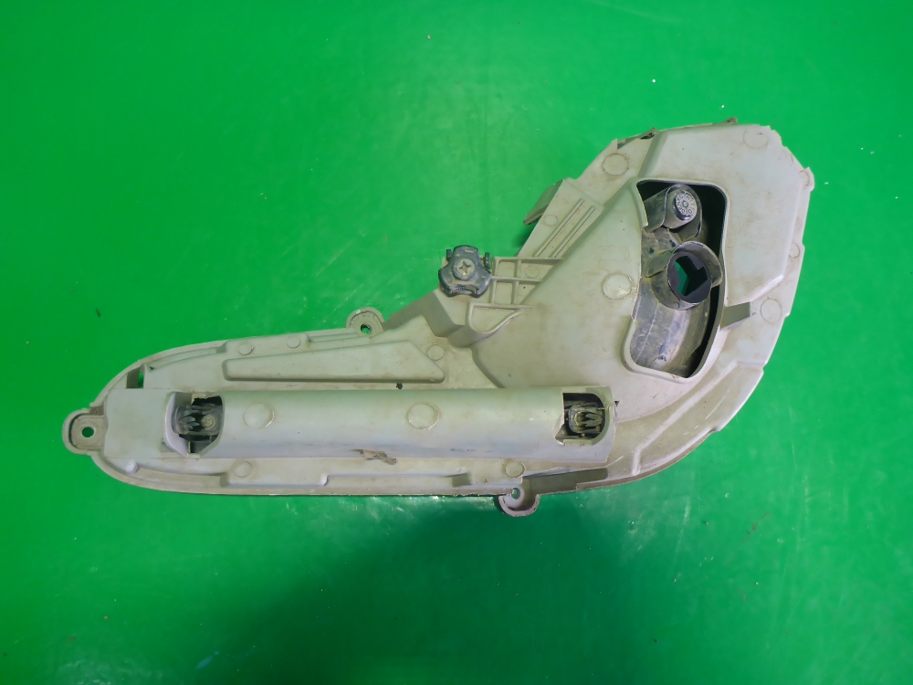 Фара противотуманная правая