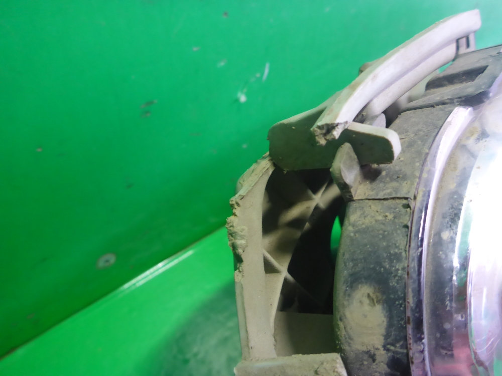 Фара противотуманная правая