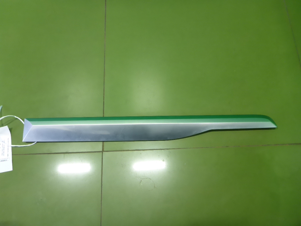 Накладка двери задней правой