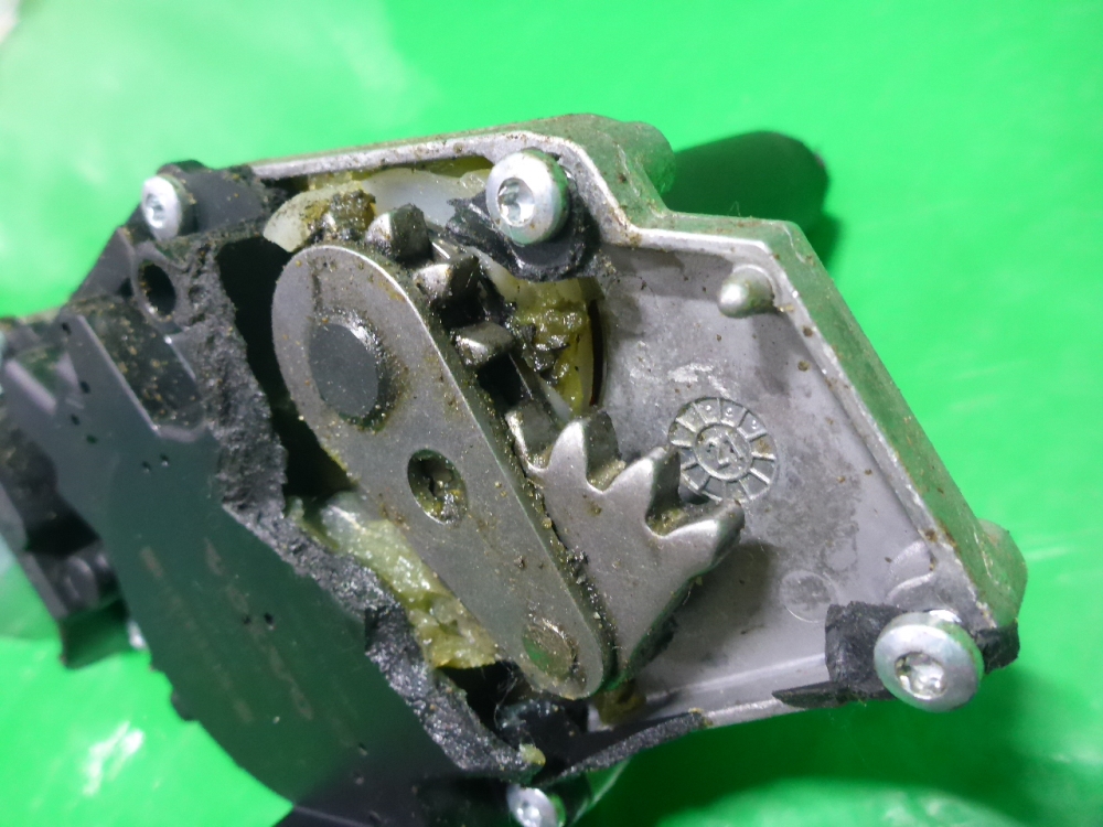 Моторчик стеклоочистителя задний