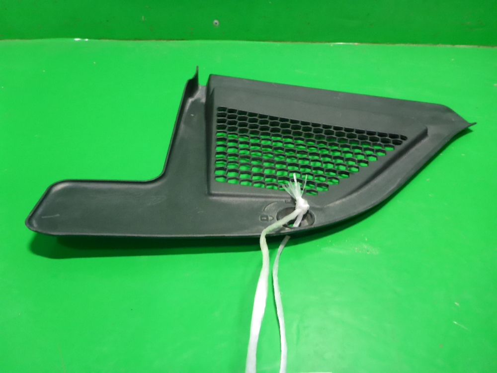 Решетка стеклоочистителей (Жабо)