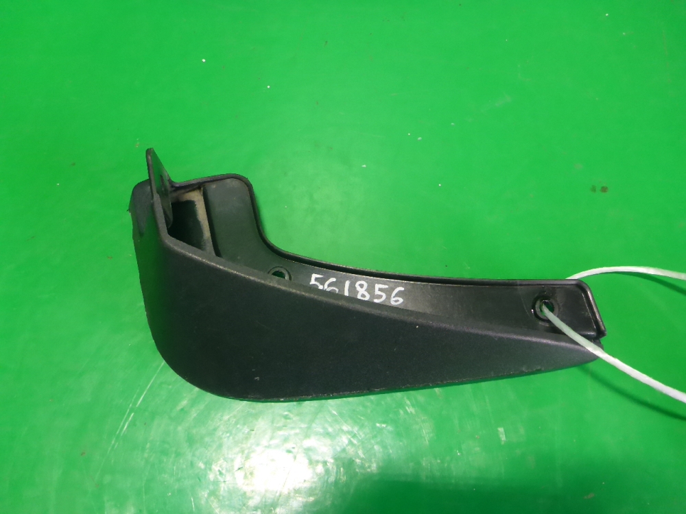 Брызговик передний правый