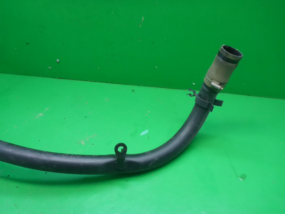 Горловина топливного бака