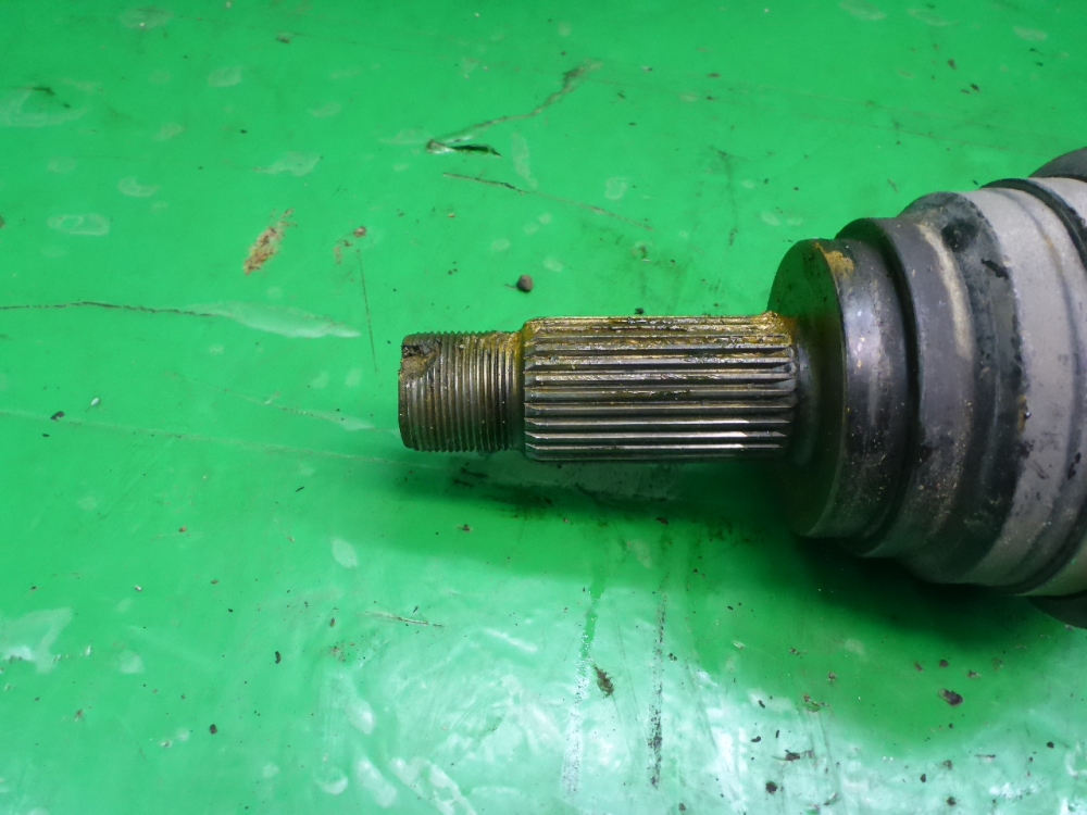 Полуось передняя правая