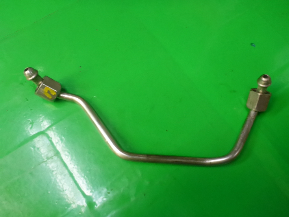 Трубка топливная