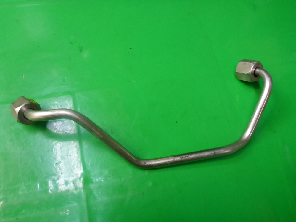 Трубка топливная