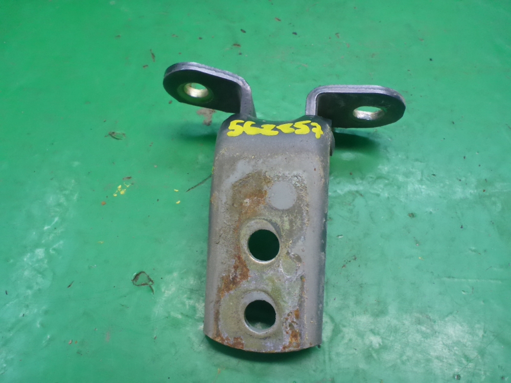 Петля двери передней правой верхняя