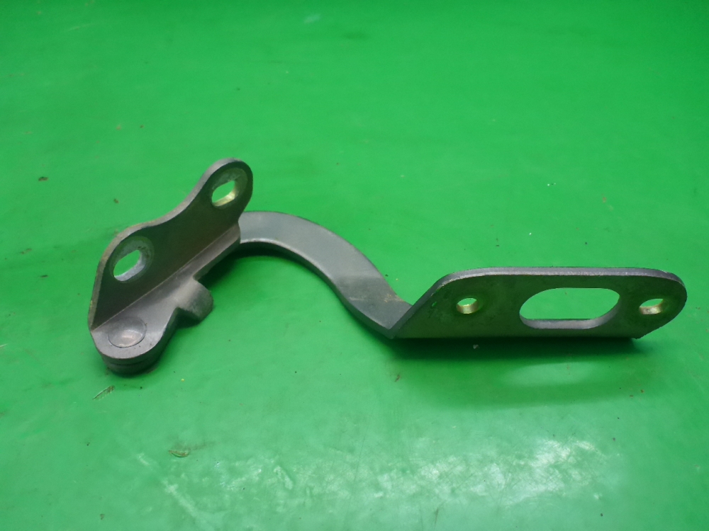 Петля капота левая