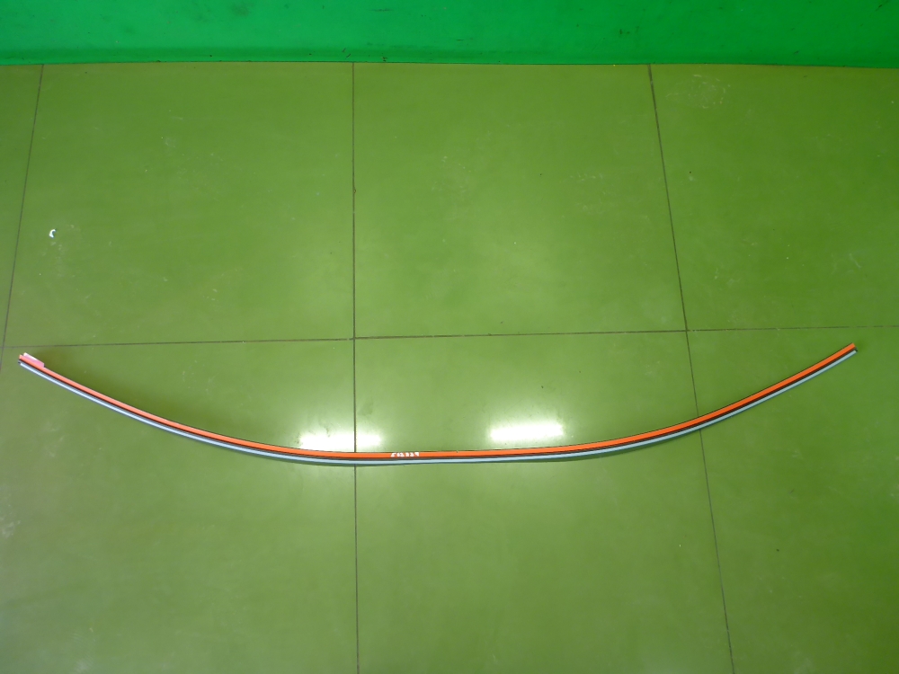 Молдинг лобового стекла