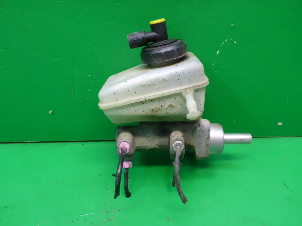 Цилиндр тормозной главный