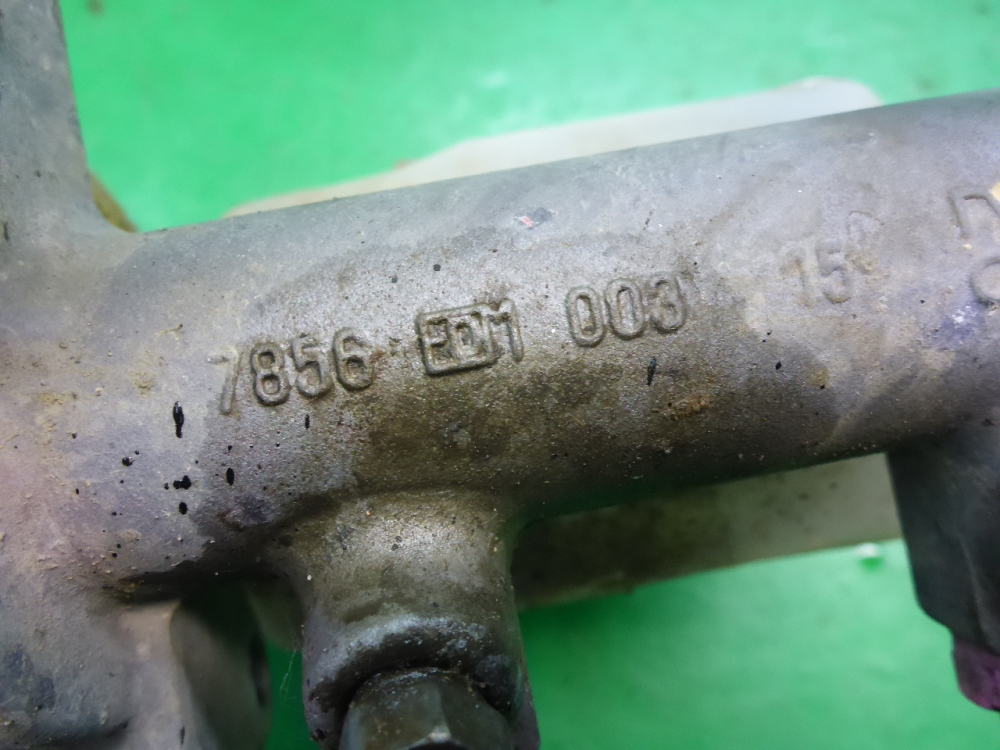 Цилиндр тормозной главный