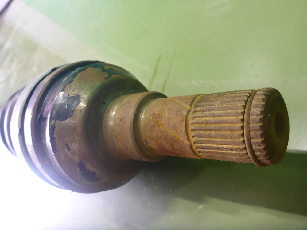 Полуось передняя правая