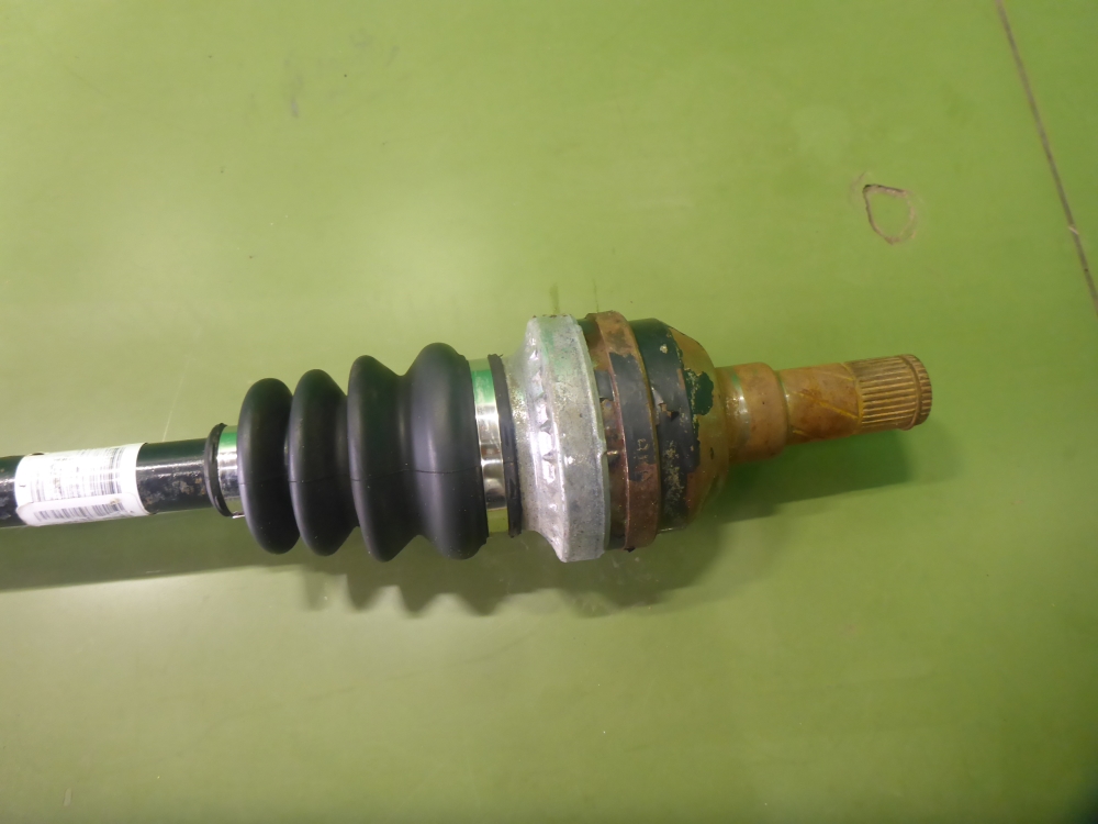 Полуось передняя правая