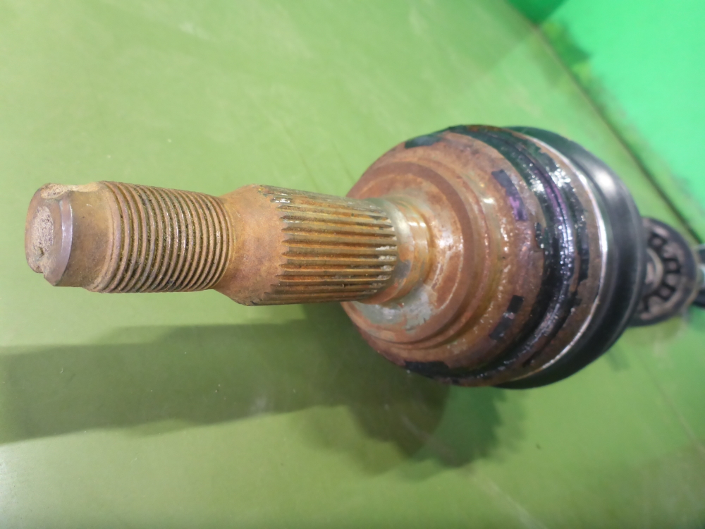 Полуось передняя правая